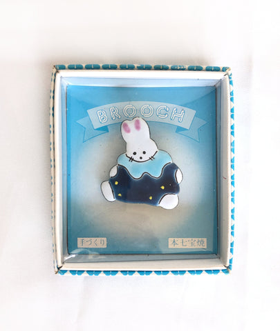 Adorable Japanese enamel brooch - pierrot bunny