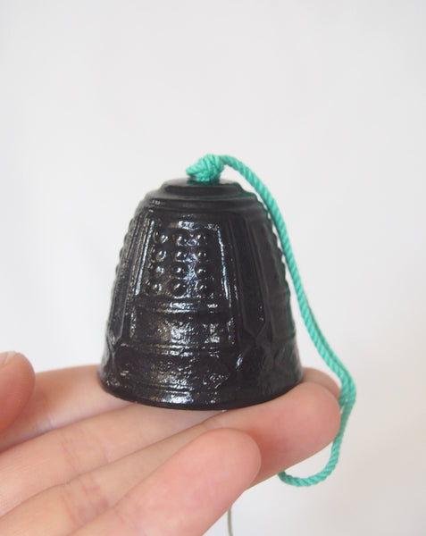 Cast iron wind chime (fuurin) - black temple bell